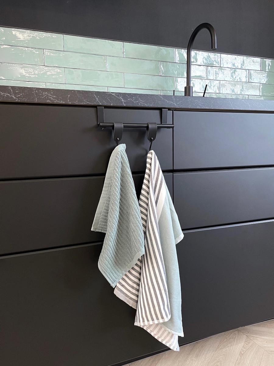 Handdoekstang over keukenkastdeur - Zwart | incl. 2x S-haak hangers